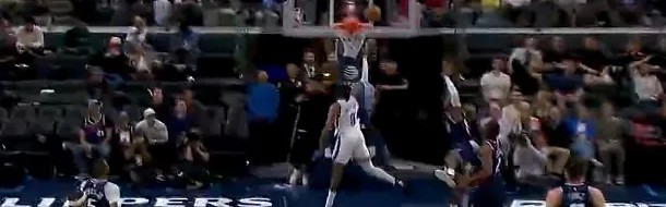 星空体育-五佳球！多尔特倒地救球，哈滕脑后妙传助攻杰威上篮打进