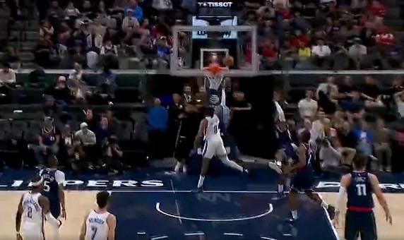 星空体育-五佳球！多尔特倒地救球，哈滕脑后妙传助攻杰威上篮打进