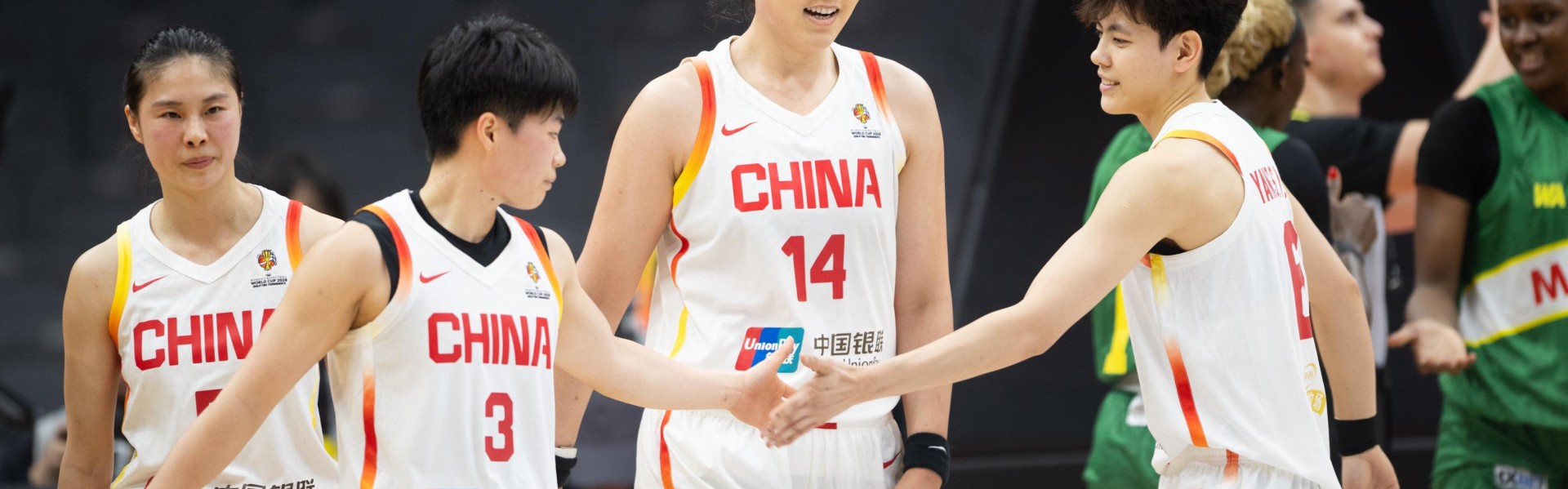 星空体育app-中国女篮首胜功臣诞生！不是韩旭和张子宇，宫鲁鸣这步棋走对了