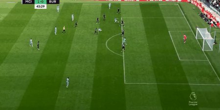 1634395589857035960.gif manc bun 2.gif